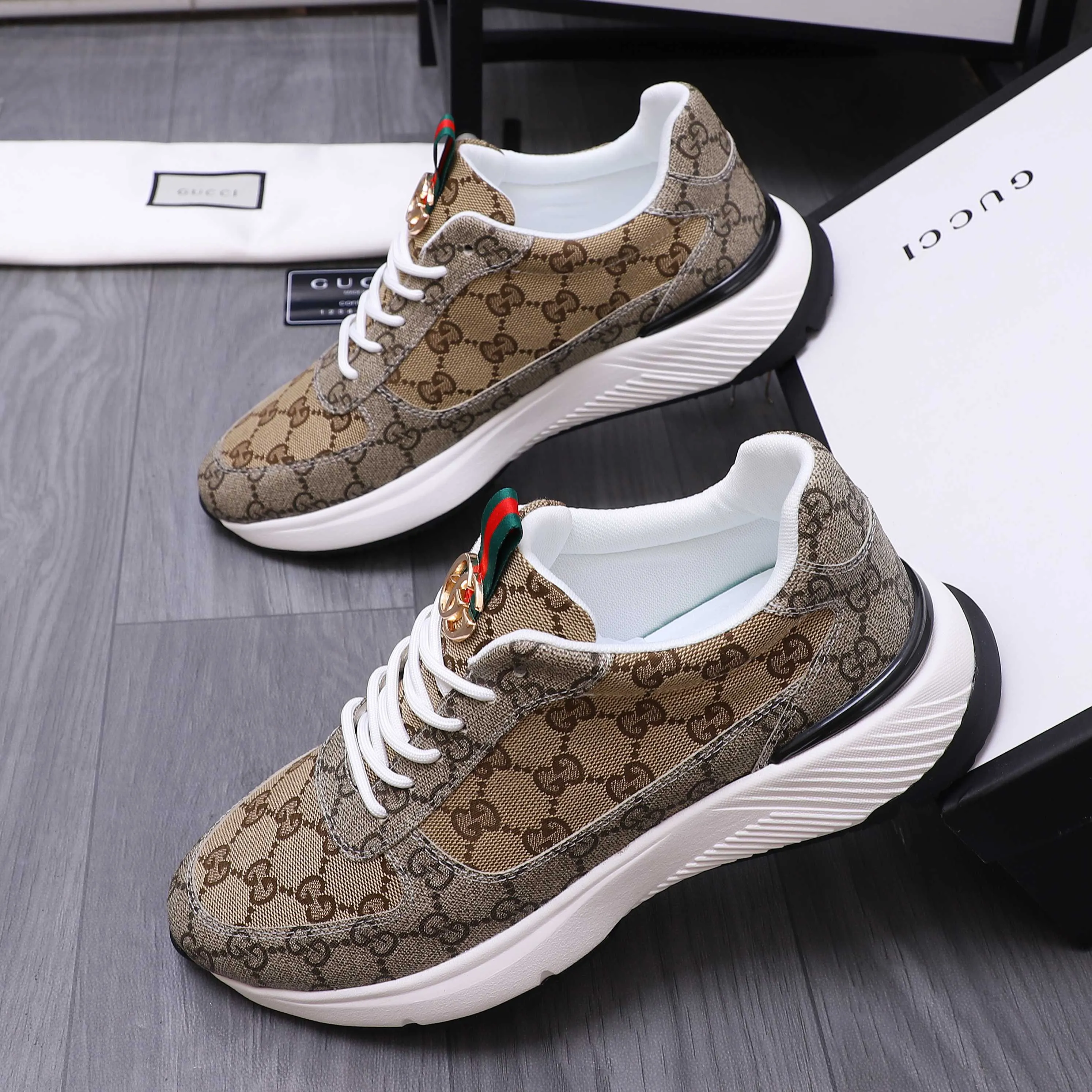Men's shoes 💰460 Product trademark: GUCCI "Gucci" casual shoes Regular size: 38-44 (45 is custom-made and non-returnable) Product materials: Selected cowhide stitching breathable woven upper, breathable mesh lining, rubber outsole